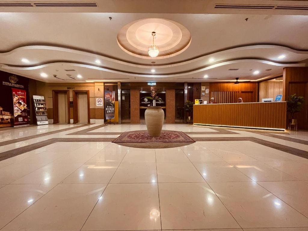 Putra Brasmana Hotel Kuala Perlis Exterior foto